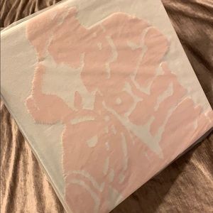 POLO Ralph Lauren Throw Blanket (Pink and White)